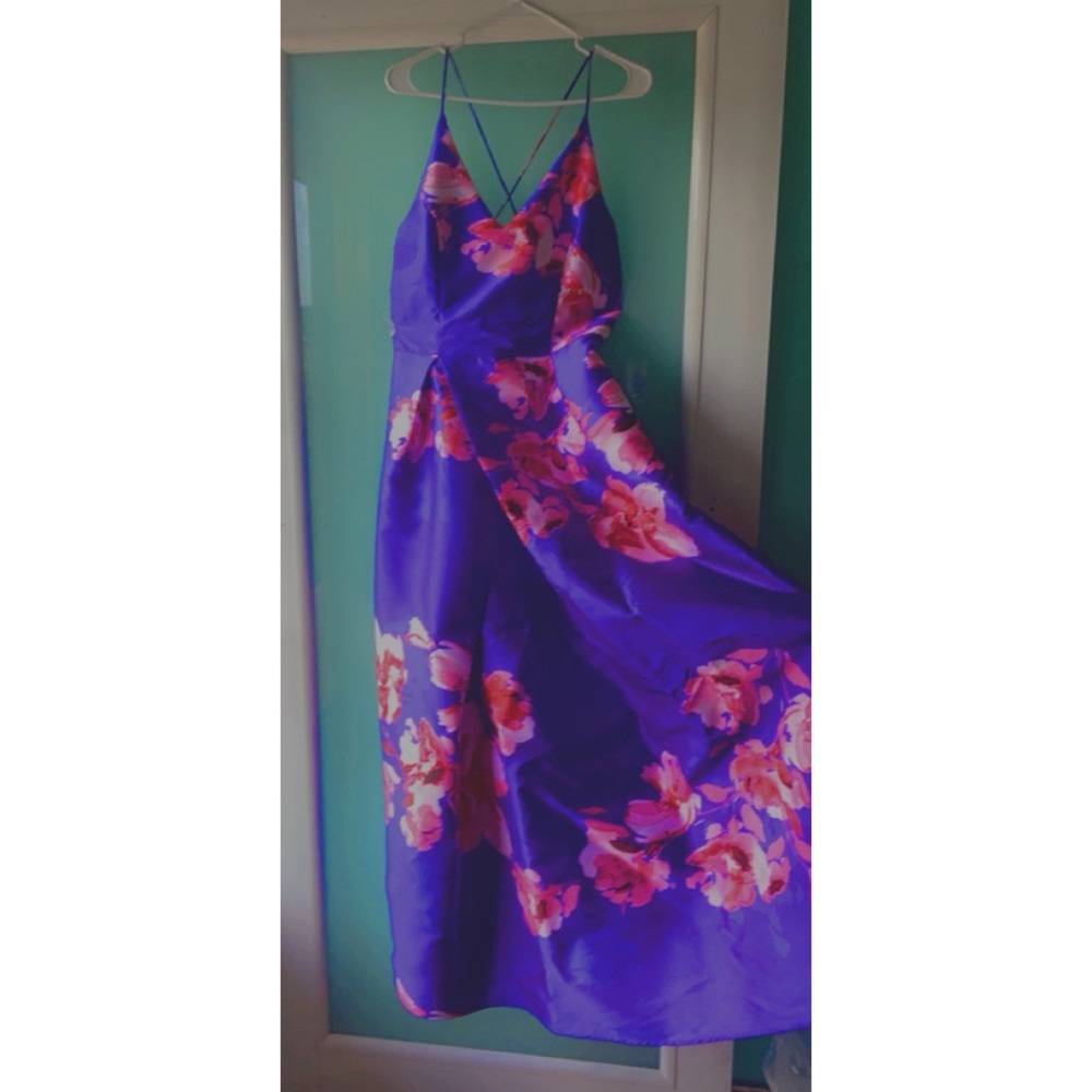 Dress - Picture 2 of 3